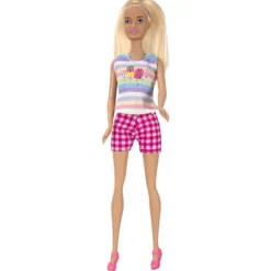 y Sus Outfits><noscript><img width=