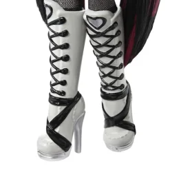 Muñeca Draculaura en Blanco y Negro con Pósteres><noscript><img width=