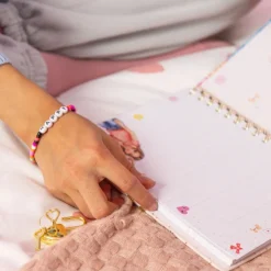 Diario con Candado y Pulsera><noscript><img width=